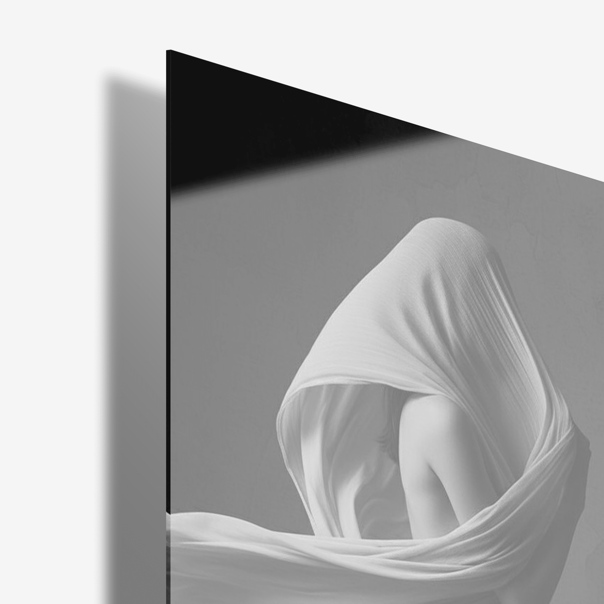 Veiled Motion - Glas - Gallery Empire